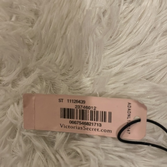 Victoria Secrets - Picture 2 of 2